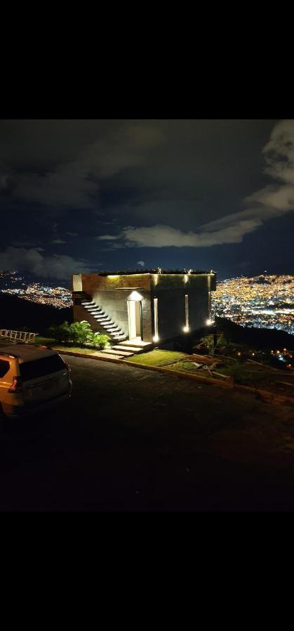 Вілла La Casa En El Aire Медельїн Екстер'єр фото